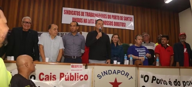 Santos cria conselho com sindicatos para facilitar diálogo entre portuários e poder público