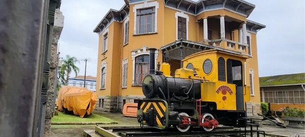 Museu do Porto de Santos promove passeio de barco gratuito em comemoração ao Dia dos Pais