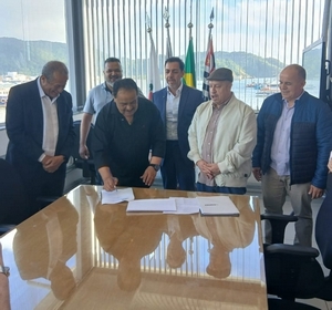 Diretoria do SINDAPORT participa de assinatura de acordo coletivo 2026/2028